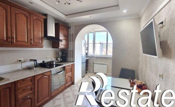 3-комн квартира улица Адмиральского, 8/5,  д. 8/5