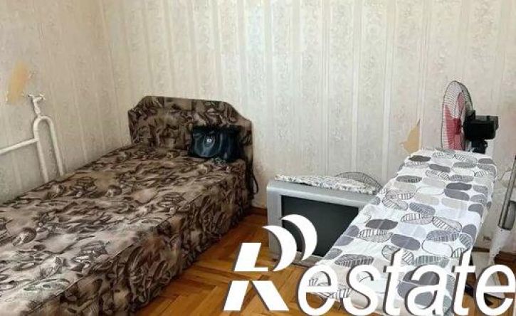 2-комн квартира улица Крайнего, 90,  д. 90