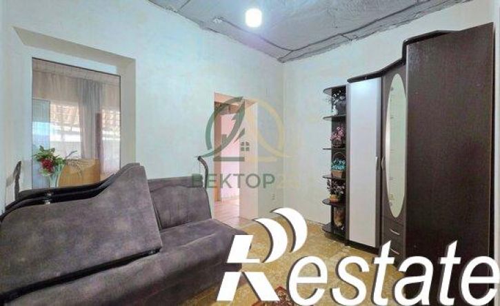 4-комн квартира улица Власова, 32,  д. 32